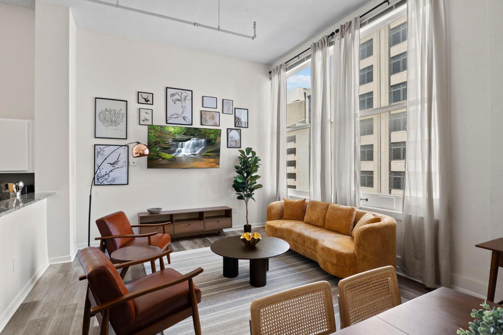 Indy Metro Stay - Sleeps 8 - Skywalk Access - Monument Circle Indianápolis Exterior foto