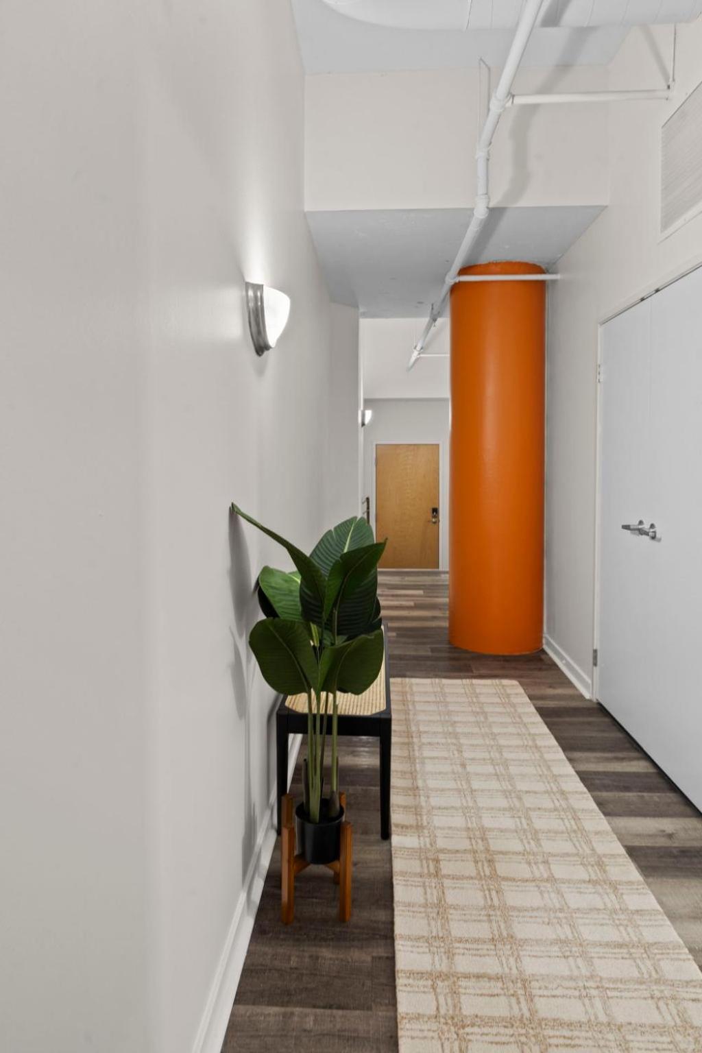 Indy Metro Stay - Sleeps 8 - Skywalk Access - Monument Circle Indianápolis Exterior foto