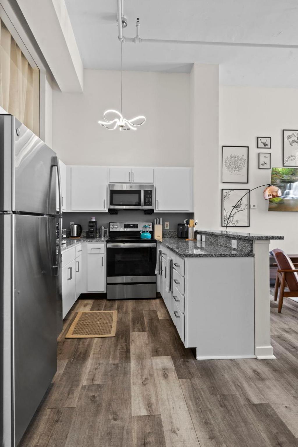 Indy Metro Stay - Sleeps 8 - Skywalk Access - Monument Circle Indianápolis Exterior foto