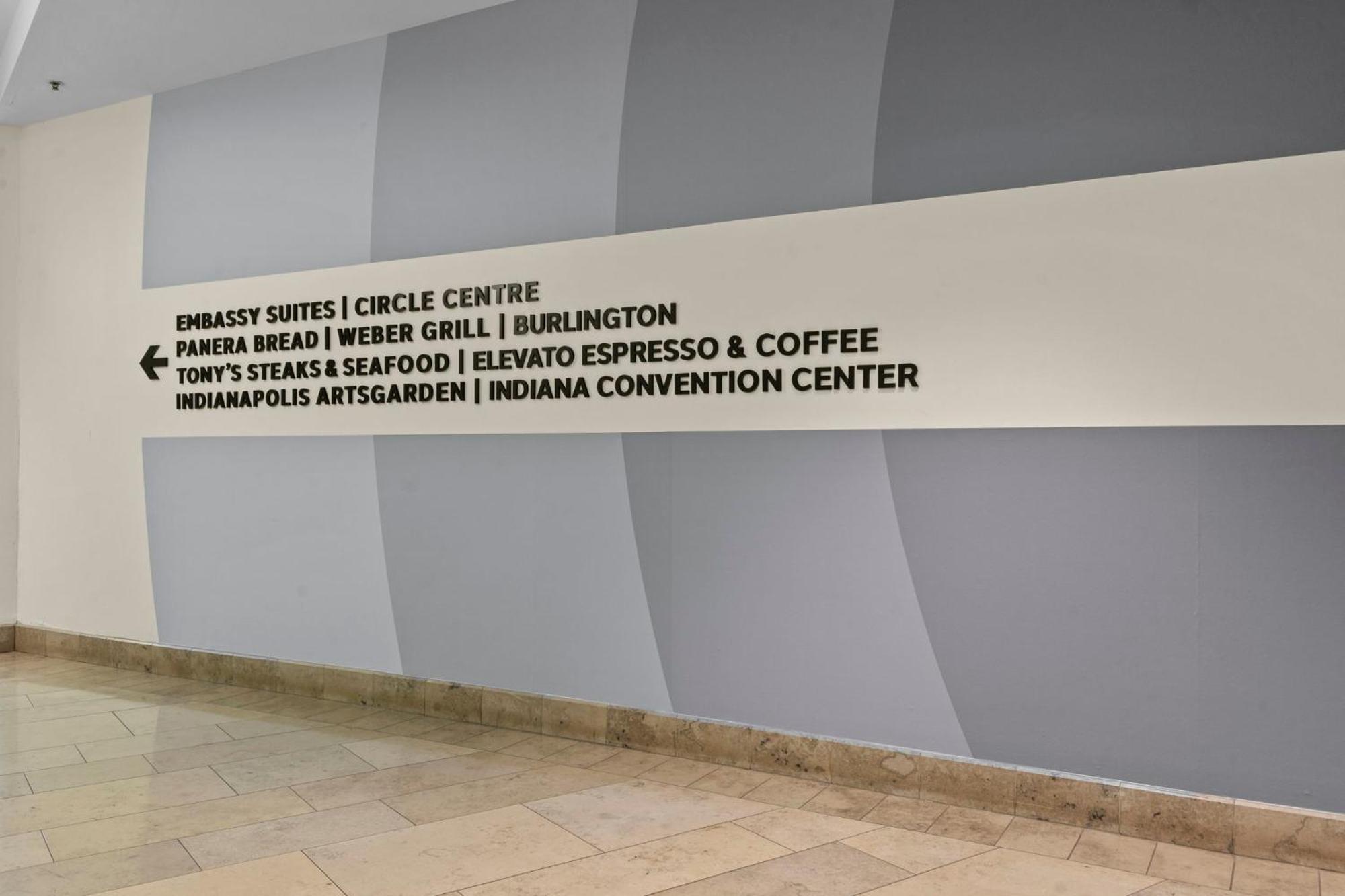 Indy Metro Stay - Sleeps 8 - Skywalk Access - Monument Circle Indianápolis Exterior foto